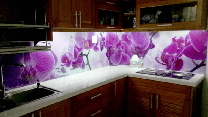 Tranh kính ốp bếp 3D đẹp in hình hoa.