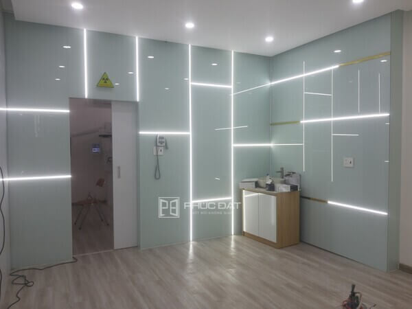 vach kinh trang tri spa 6