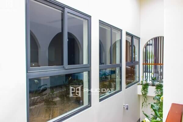 Các mẫu cửa sổ lùa nhôm Xingfa 2 cánh đẹp Phúc Đạt thi công công trình tại Bình Thuận.