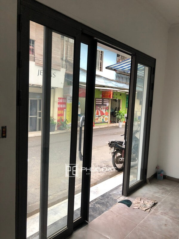 Công trình nhôm kính tổng thể nhà chú Sơn - Long Biên, Hà Nội 2 cong trinh cua nhom kinh tai long bien ha noi 4