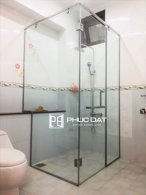 Công trình phòng tắm kính TPHCM thi công tháng 11/2021 3 phong tam kinh tphcm 1