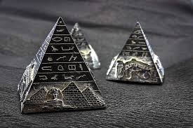Kim tự tháp Vatsu là gì ?