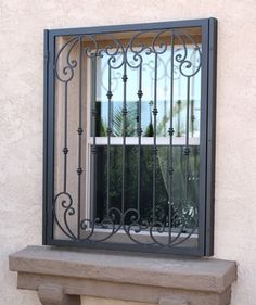 khung bảo vệ cửa sổ bằng inox cho chung cư